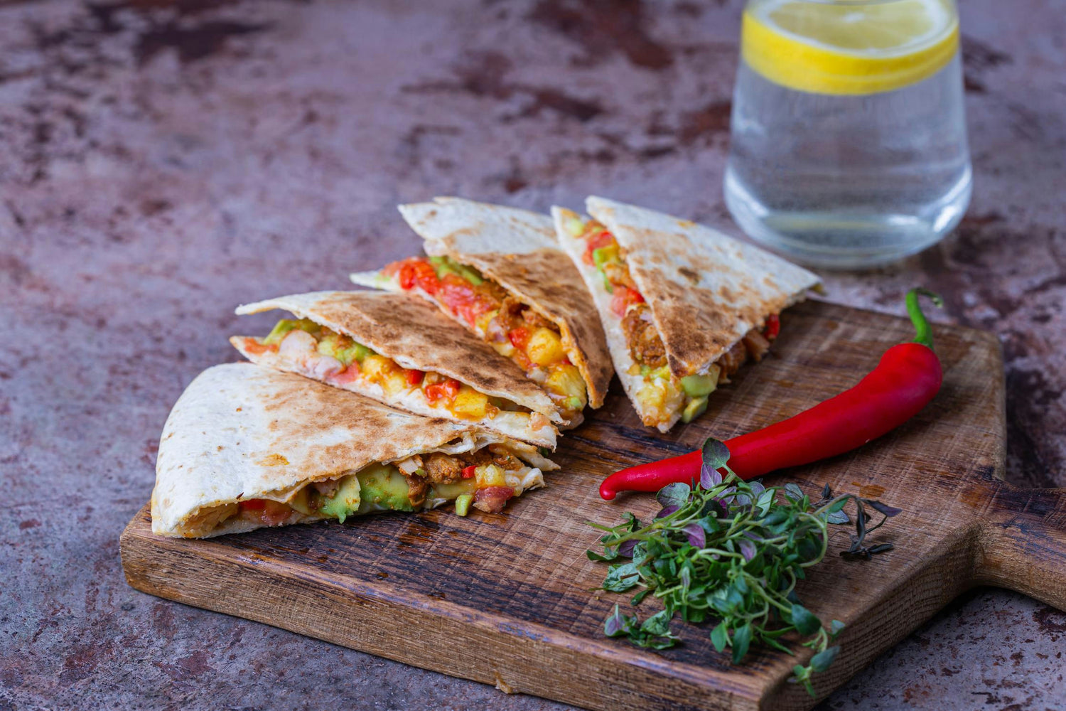 Kana quesadillad mango ja guacamole'ga (A), Kana quesadillad mango ja guacamole'ga : Hero Image - Pos 1