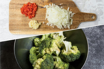 Finely chop the **chili **(spicy!), peeled **onion **and **garlic**.
