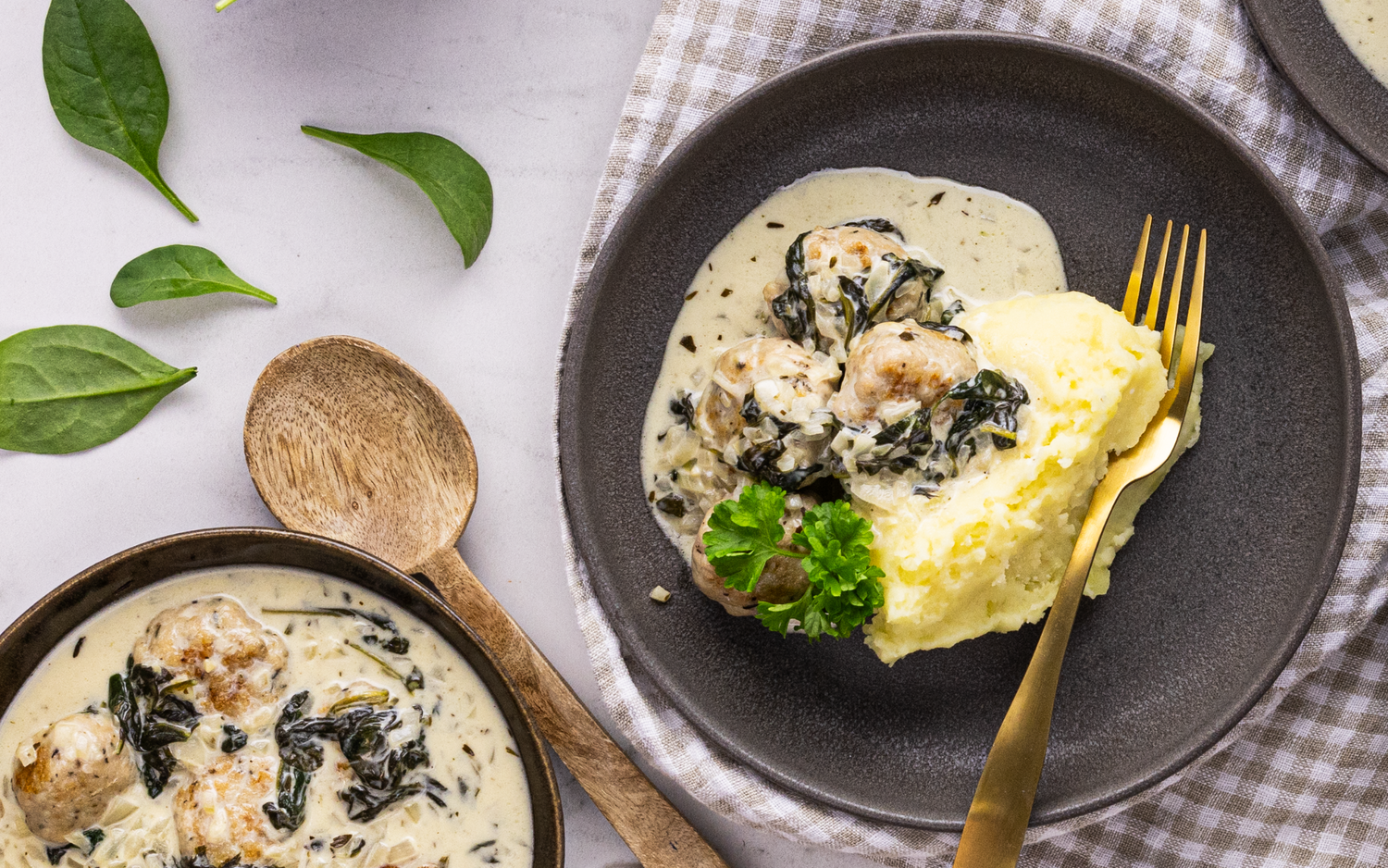 Kooreses kastmes kanalihapallid spinati ja parmesanise kartulitambiga: Hero Image - Pos 1