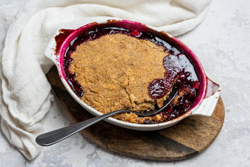Serve the **cherry and almond crumble** warm and, if desired, with ice cream (not included).

Enjoy!
