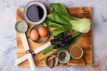 Chop pak choi and green onion.
