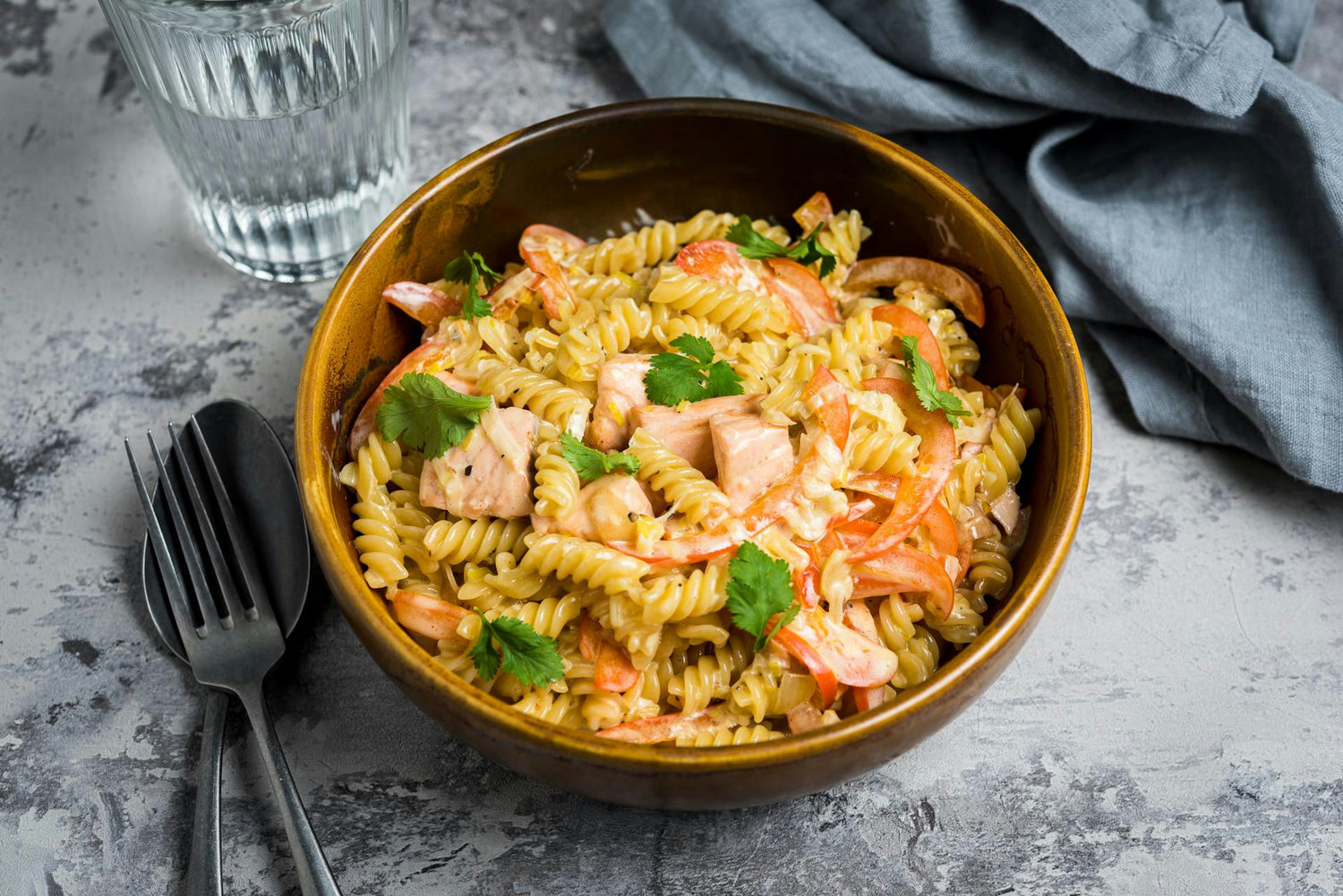 Forellipasta kooreses kastmes: Hero Image - Pos 1