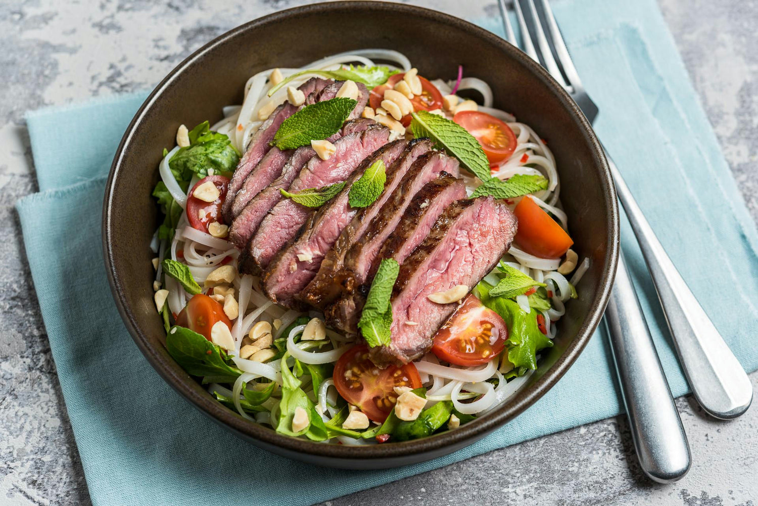 15 minuti taipärane veiselihasalat: Hero Image - Pos 1