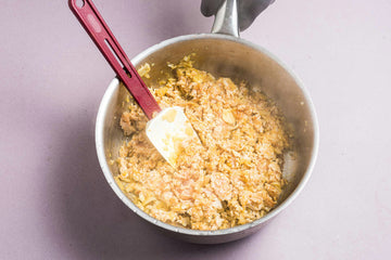 <p>Seejärel lisa <strong> hakkliha </strong> ja <strong> tako maitseainesegu. </strong> Prae seni kuni <strong> hakkliha </strong> punane värvus on asendunud pruuniga.</p>

