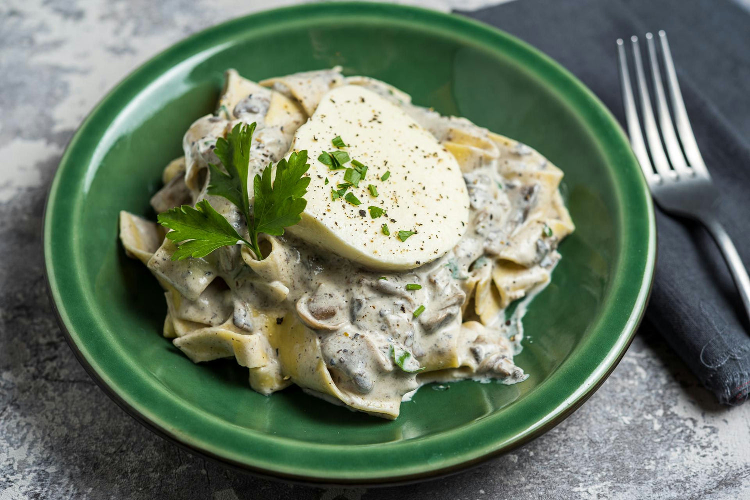 Koorene trühvli-seenepasta mozzarellaga: Hero Image - Pos 1