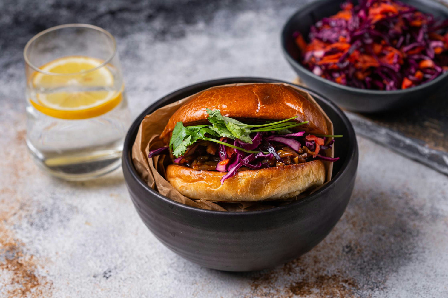 Rebitud sealihaga burger : Hero Image - Pos 1